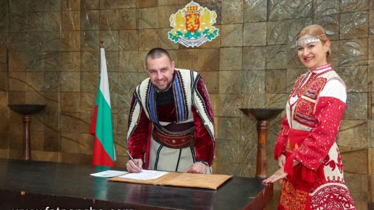Обичан от всички фолклорен изпълнител взе красивата Паолина на сватба за чудо и приказ СНИМКИ