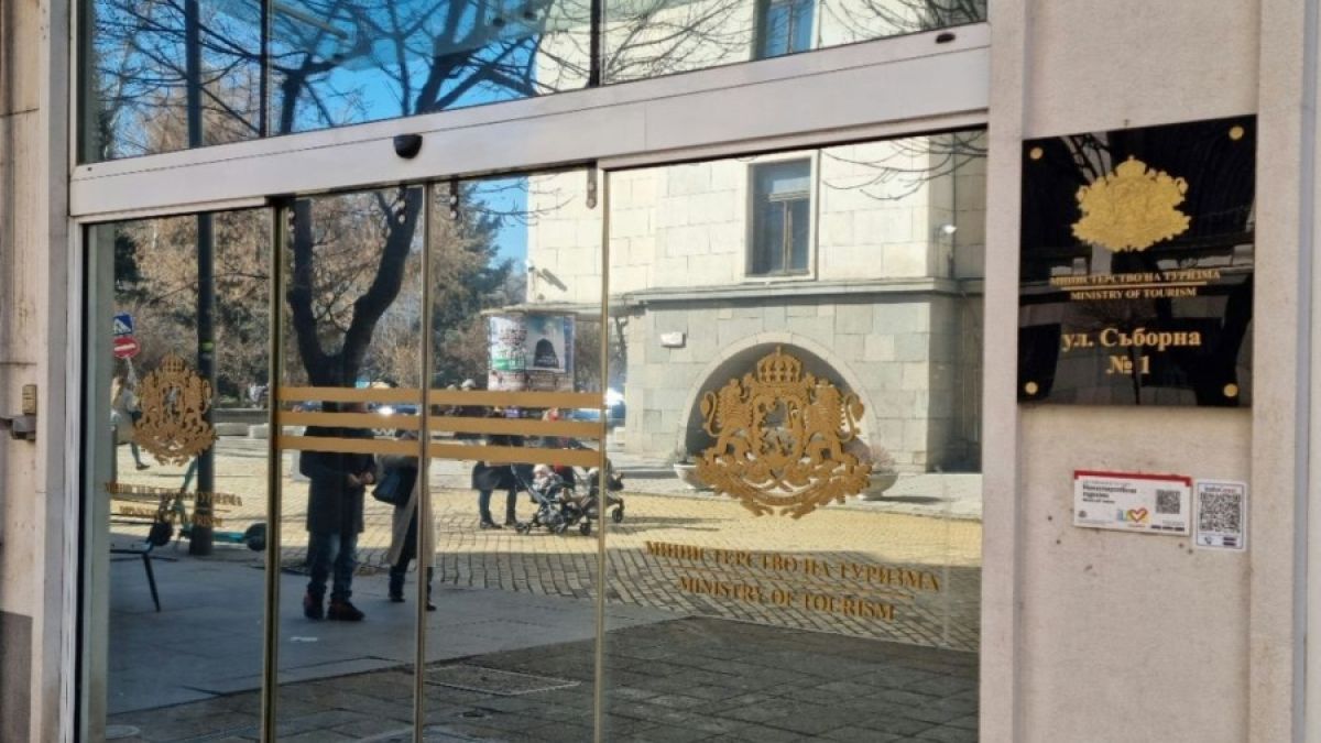 Какво става!? В едното от родните министерства започнаха да си събират багажа