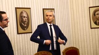 Костадинов фучи след скандала с Радев, изрече смразяващи думи за държанките на Борисов БЛИЦ TV
