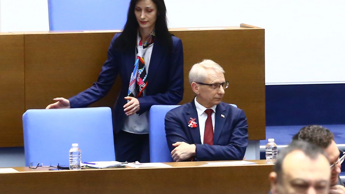 Денков и Петков шокираха с ход, насред преговорите поискаха от Габриел да…