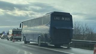 Автобус с пътници излетя от пътя на разклона за Ловеч и Троян