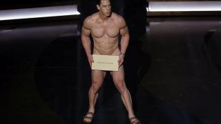 Тайната падна: Разкриха бил ли е чисто гол Джон Сина на сцената на Оскарите ВИДЕО