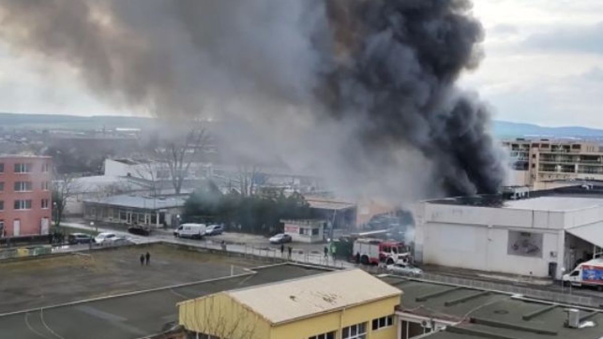 Опасна ситуация в Слънчев бряг, евакуират хора ВИДЕО 