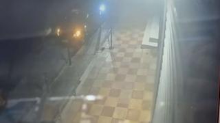 Апаши щурмуваха бижутериен магазин с багер, а вътре... ВИДЕО 