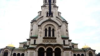 България скърби за патриарх Неофит, първи почит отдадоха... СНИМКИ