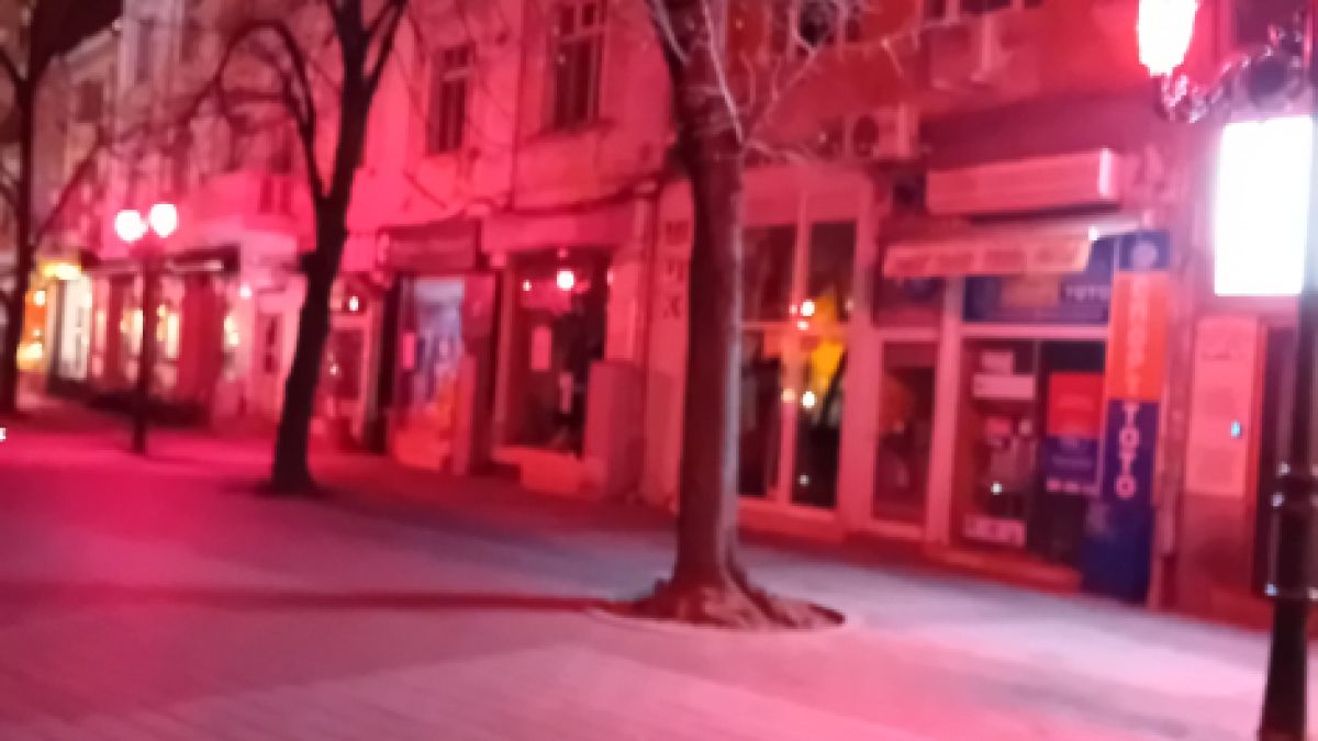 Пловдивчани беснеят заради скандална дивотия на пъпа на града СНИМКИ 