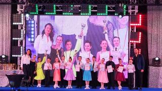 550 двойки от 36 страни танцуваха стандартни и латиноамерикански танци повече от 30 часа в София