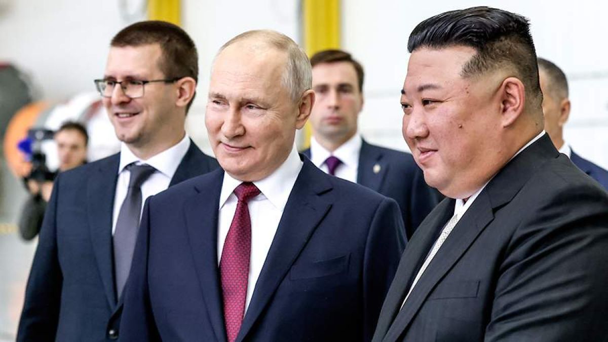 Демонстрация: Ким Чен-ун яхна мега луксозен дар от Путин СНИМКИ