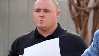 Полицейски служител направи нещо недопустимо спрямо задържан в ареста ВИДЕО