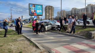 На косъм от голяма трагедия с десетки трупове: СНИМКИ от София изправиха косите на всички