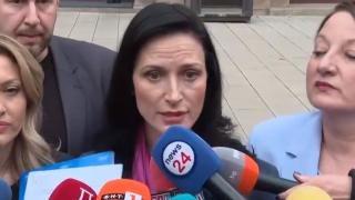 Мария Габриел с първи думи след като върна изпълнен мандата на Радев ВИДЕО