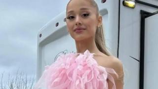Ариана Гранде се разведе със съпруга си, ето каква сума трябва да му плати  СНИМКИ