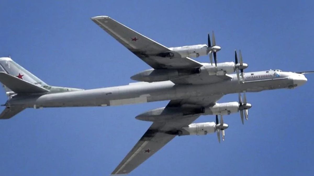 Русия атакува Украйна с ракети "Кинжал", ехтят взривове, целта е... КАРТА