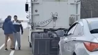 Тираджия едва не изяде боя на магистрала в Украйна, а после... ВИДЕО 