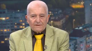 Психологът на ДС д-р Илиев разгада какво се крие зад жестовете на Петков, Борисов и Радев, ще има още...