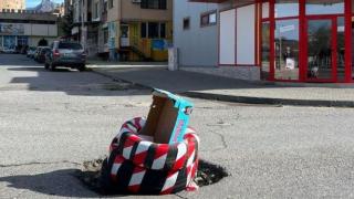Пълен абсурд на кръстовище в Сливен СНИМКИ 