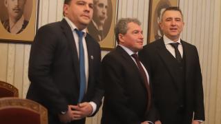Култово при президента: Радев се пошегува с Тошко Йорданов, последва истински шок БЛИЦ TV