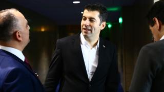 Йоловски изтеглил къса клечка с Кирил Петков, готви му страшен удар