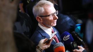 Горещо от НС: Денков се жали в ранни зори