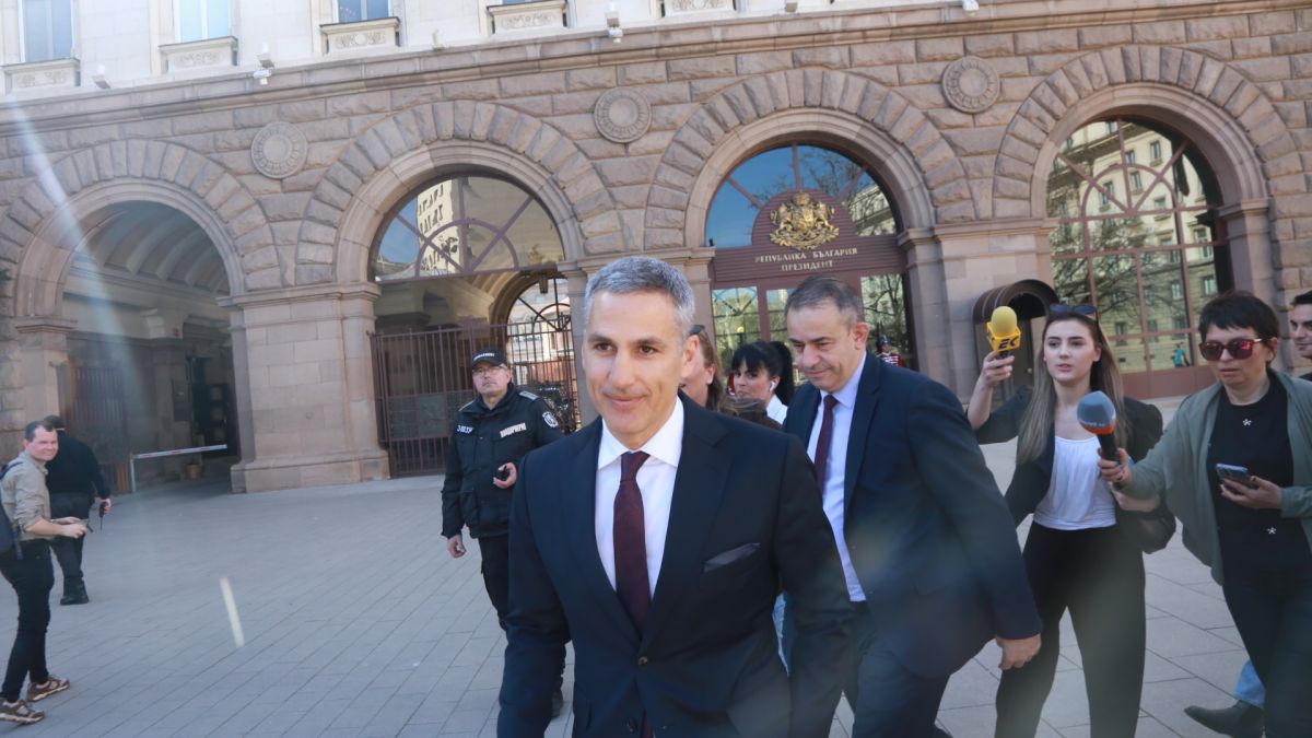 Хванаха Андрей Гюров да бърка в кацата с меда, скоро няма да помирише креслото в БНБ! ОБНОВЕНА