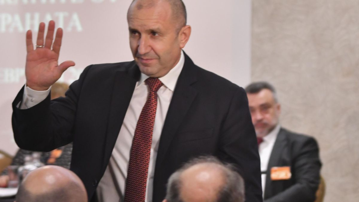 Президент или самодържец: Румен Радев за пореден път погази Конституцията