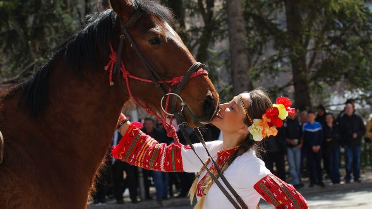 Голям празник е! Черпят над 50 любими имена, спазват се древни обичаи