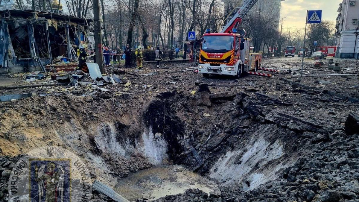 Ужасяващ обстрел с много жертви в Украйна, дронове взривиха автобус с цивилни
