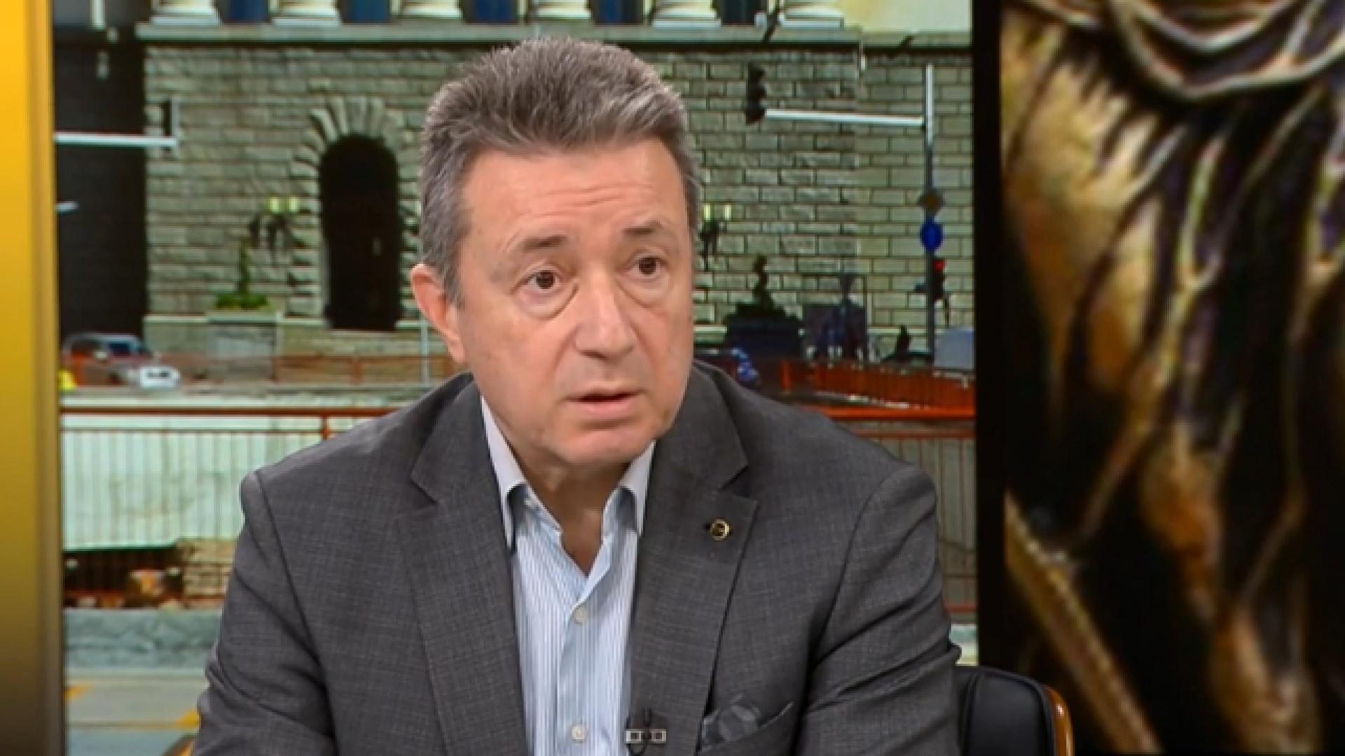 Янаки Стоилов заплете възела около министрите на Главчев