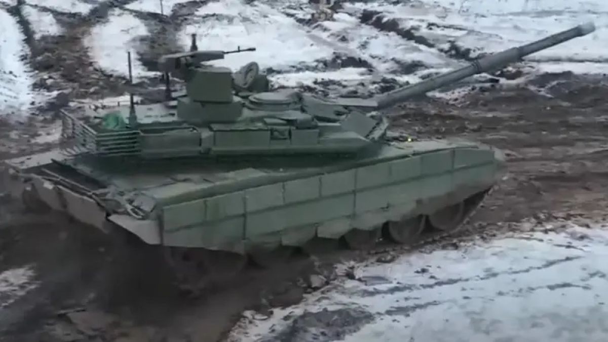  Френската преса назова цената на най-новия руски танк "Армата"