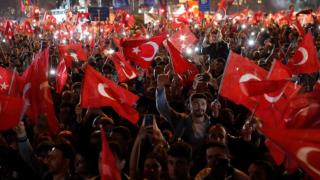 Рухнал балкон погуби турски опозиционер след изборите ВИДЕО 18+