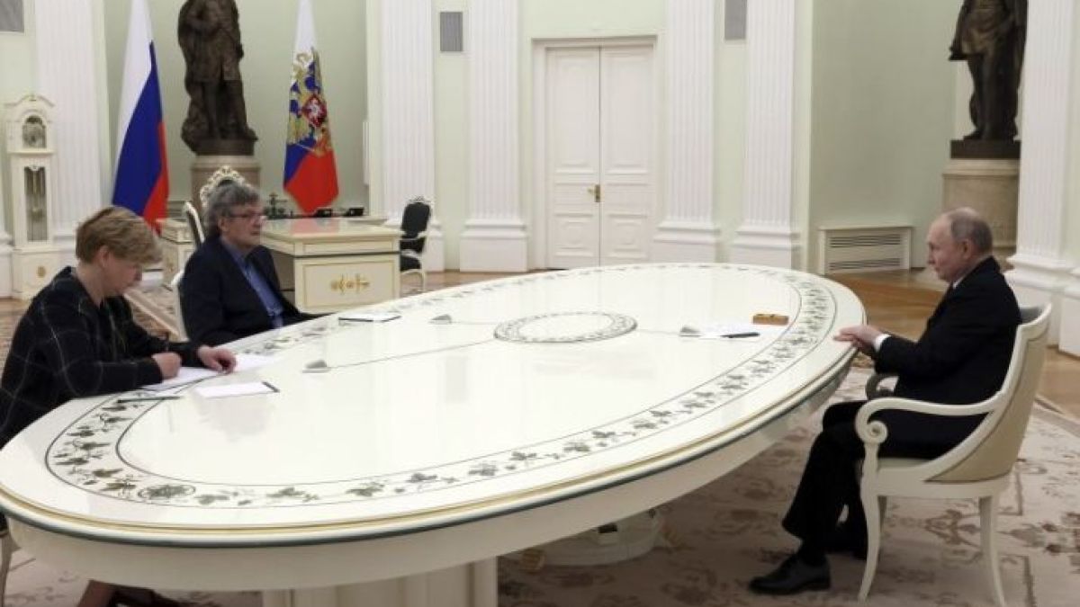 Кустурица скандализира с думи, изречени пред Путин