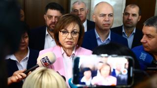 Нинова: Предателството на ПП-ДБ е тежко, усеща се страх от война