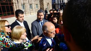 Големият проблем на ПП е, че говорят на "ултрасите", смята социолог 