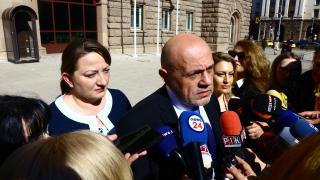 Обрат! Заседание на тристранката няма да има