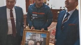 И какво се оказа: цялата „Промяна“ беше заради една митница