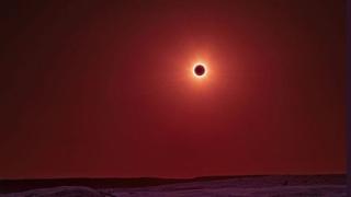 Живият Нострадамус смая с теория след слънчевото затъмнение 