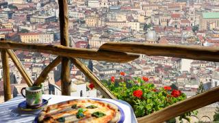 Пицарията от "Яж, моли се и обичай" vs. "Витошка" - къде е по-евтино ВИДЕО