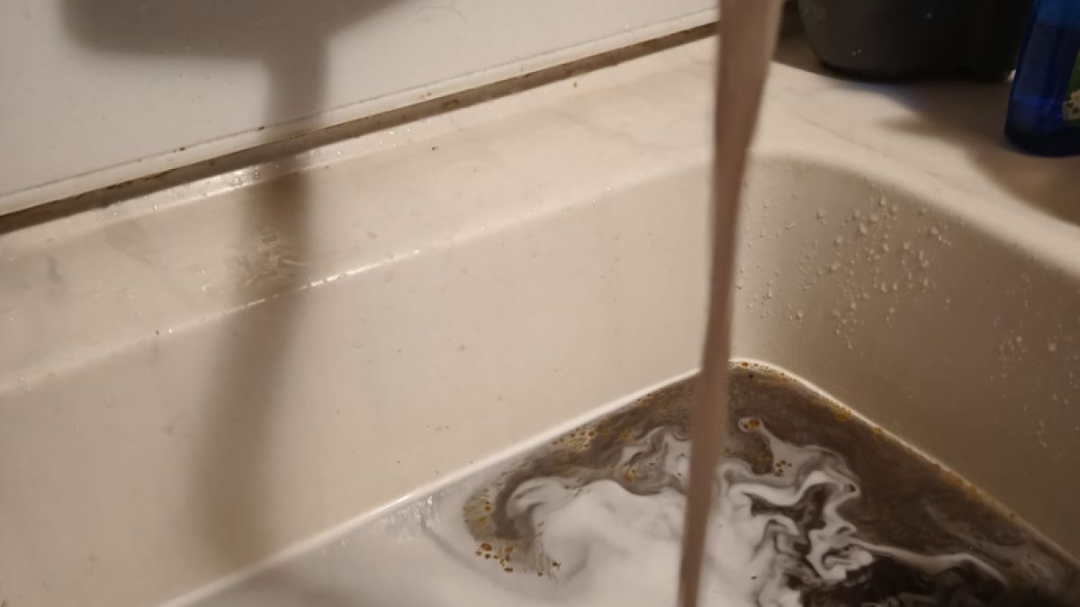 Отровна вода потече в наш град, обявиха бедствено положение