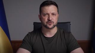 Зеленски коментира официално атаката на руското летище ВИДЕО