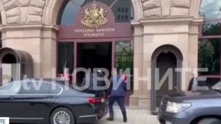 В ранни зори: Главчев влетя на "Дондуков" 2 и... ВИДЕО