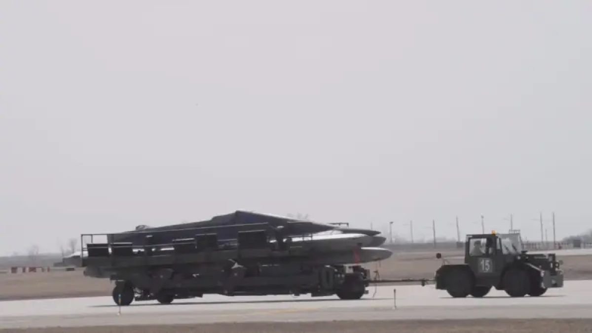 САЩ задействаха 14 бомбардировача B-52H Stratofortress с ядрено оръжие