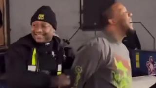 Уникален случай: Полицай задържа своя брат близнак ВИДЕО