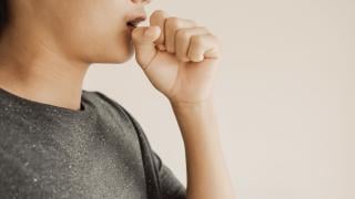 Този домашен сироп спира кашлицата за дни