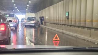 Верижно меле в тунела за "Люлин", стотици са блокирани СНИМКА 
