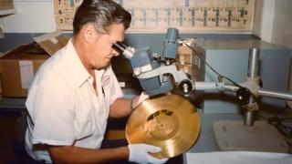 „Вояджър 1“, тук Земя: Сензационна новина за сондата с гласа на Валя Балканска СНИМКИ