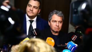 Драмите в НС ескалираха! Тошко Йорданов издаде какви ги е вършил посред нощ Петков БЛИЦ TV
