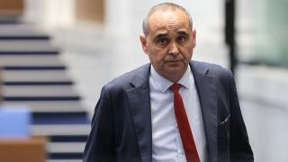 Разпадът продължава! Основател на ПП се отказва от политиката