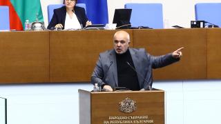 Маноил Манев изригна срещу депутат от ПП-ДБ: Това ви е специалитет, ма*ка му стара!