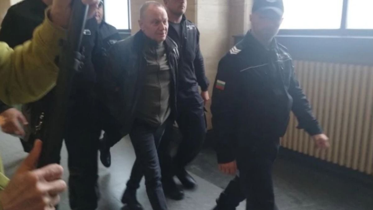 Таен свидетел с бомбастични разкрития за аферата в митниците, намесени са 250 хил. евро