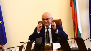 Зам.-министър поднесе неприятна изненада на Главчев 